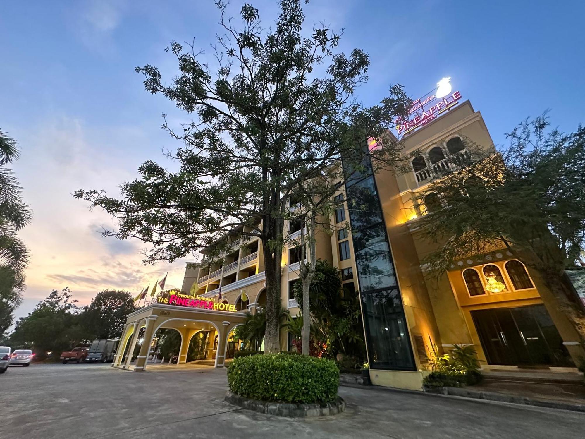 The Pineapple Hotel Krabi town Exteriér fotografie